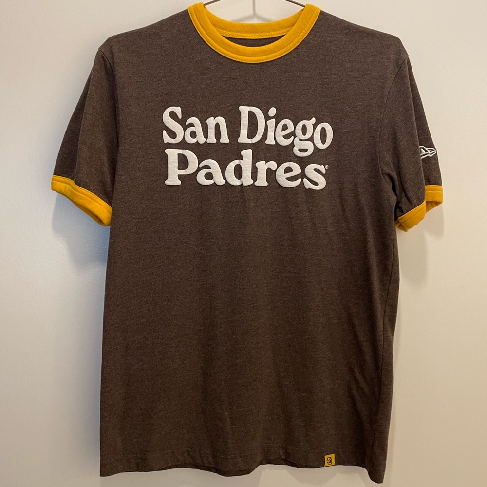 San Diego Padres New Era Brown and Yellow T-Shirt Size Medium